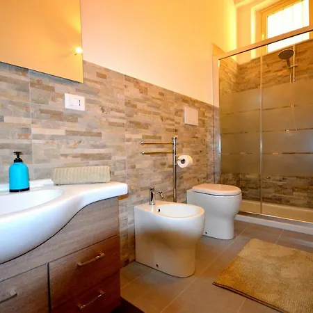 玛亚公寓 公寓 *